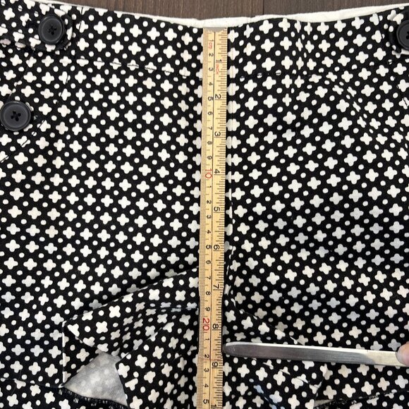 J. Crew Stretch Shorts City Fit Size 8 Black White Geometric Retro Modern - Picture 13 of 14